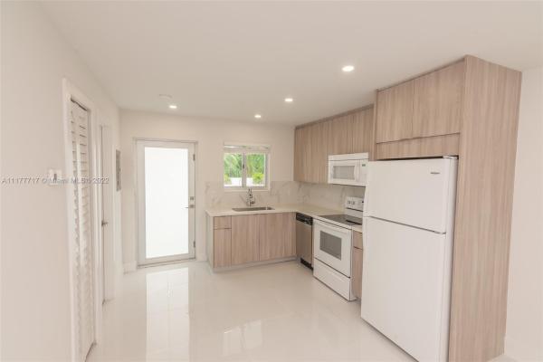 Enclave Shores, 3755 NE 17 St #6, North Miami Beach, Florida 33160, image 1