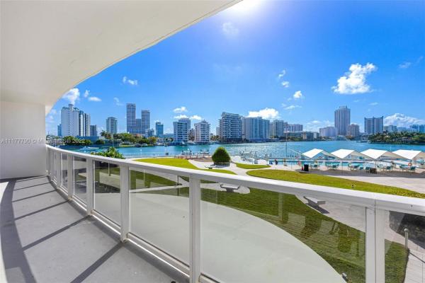 King Cole, 900 Bay #208, Miami Beach, Florida 33141, image 2
