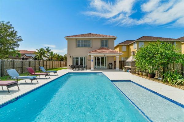 Kendalland, 16403 SW 79th Ln, Kendall, Florida 33193, image 2