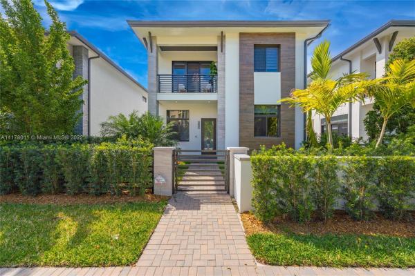 8240 NW 51st Ter, Doral, Florida 33166, image 2