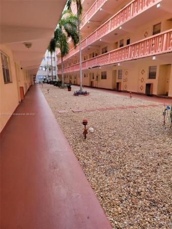 Gulfstream Garden, 215 SE 3rd Ave #306D, Hallandale Beach, Florida 33009, image 1