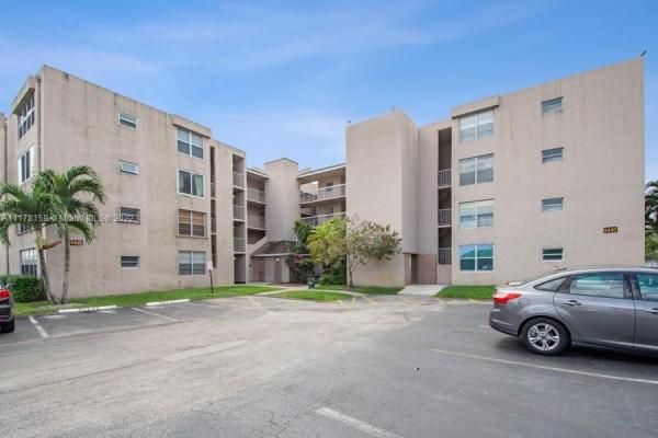 Tangerine Of Pine Island Ridge, 9440 Tangerine Pl #301, Davie, Florida 33324, image 2