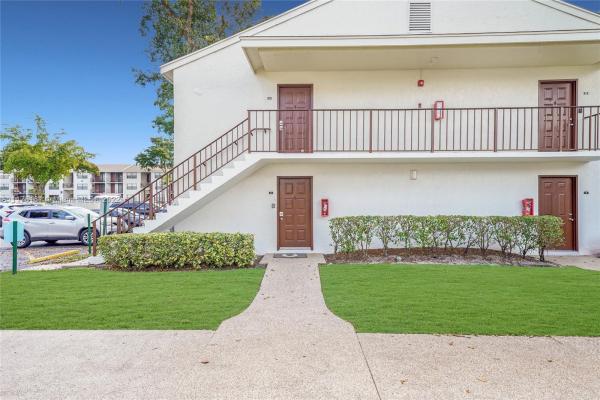 Bella Lago Vista At Clear Lake Club, 738 Executive Center Dr #110, West Palm Beach, Florida 33401, image 1