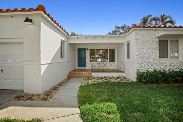 Altos Del Mar, 9273 Byron Ave, Surfside, Florida 33154, image 2