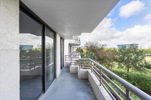 Parc Central Aventura South, 3300 NE 191st St #403, Aventura, Florida 33180, image 2
