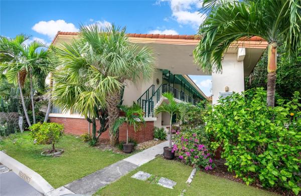 Harbor Chalet, 1155 102nd St, Bay Harbor Islands, Florida 33154, image 2