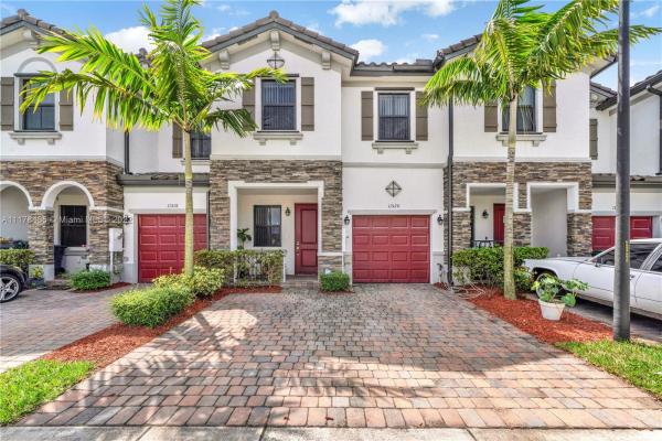 Artesa At Coco Palm Estates, 11520 SW 254th St, Princeton, Florida 33032, image 2