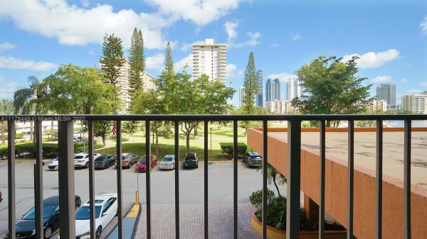 Winston Towers 700, 290 174th St #314, Sunny Isles Beach, Florida 33160, image 1