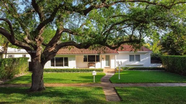 Dunnings Miami Shores, 161 NW 107th St, Miami Shores, Florida 33168, image 2