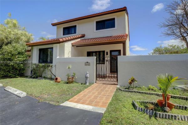 Arborgate Patio Homes At Kendall Lakes East, 6427 SW 133rd Ct, Kendale Lakes, Florida 33183, image 2