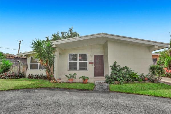 Sunswept Heights, 580 NE 177th St, North Miami Beach, Florida 33162, image 1
