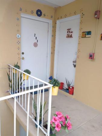 Village At Dadeland, 7360 SW 82nd St #E203, Glenvar Heights, Florida 33143, image 2