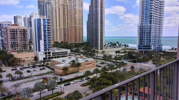 Winston Towers 600, 210 174th St #1414, Sunny Isles Beach, Florida 33160, image 2