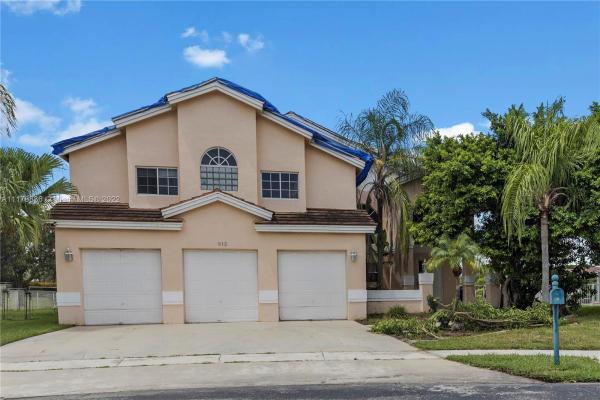 Preserve Estates, 910 NW 199th Ter, Pembroke Pines, Florida 33029, image 1