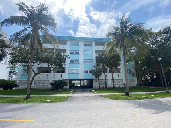 Blue Pelican, 300 Galen Dr #406, Key Biscayne, Florida 33149, image 2