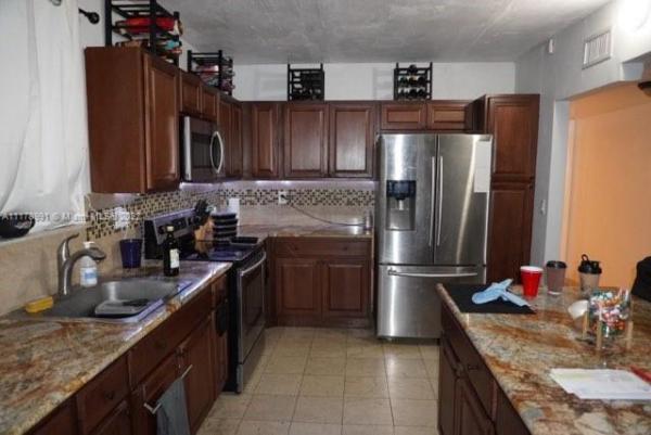 Summertree Village, 511 Ives Dairy Rd #202-6, Ives Estates, Florida 33179, image 1