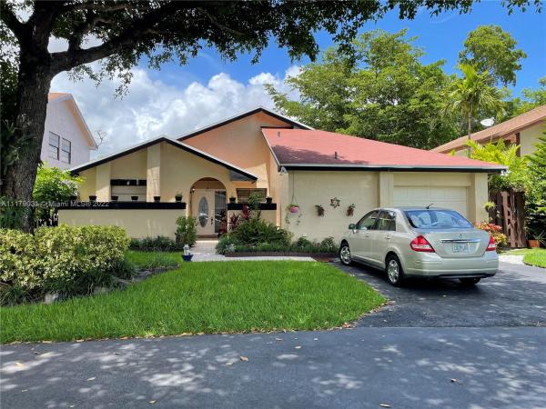 Patio Homes At Lakes Of The Meadow, 14725 SW 42nd Ln, Kendall West, Florida 33185, image 1