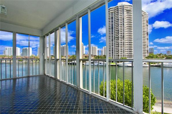 Point East, 3030 Marcos Dr #T406, Aventura, Florida 33160, image 2
