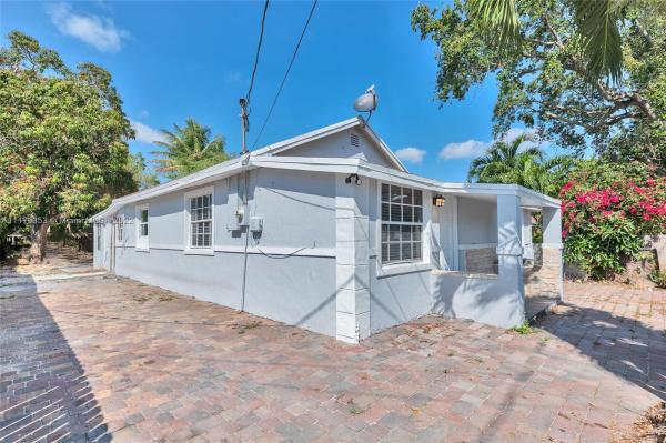 Phelans Manor, 2129 NW 90th St, West Little River, Florida 33147, image 1