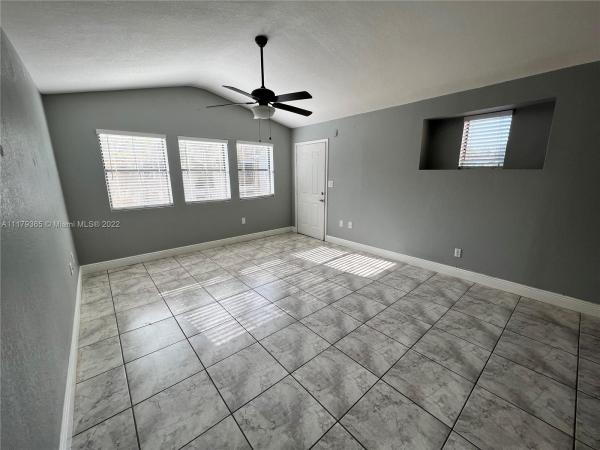 Biscayne Beach Club, 15591 SW 105th Ter #526, The Hammocks, Florida 33196, image 2
