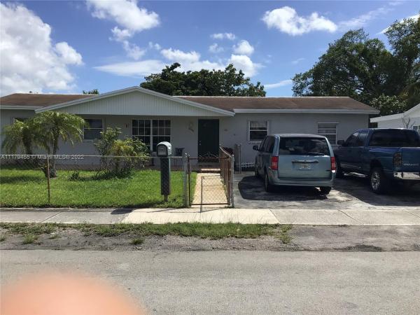 Carol City Gardens, 4600 NW 199th St, Miami Gardens, Florida 33055, image 2