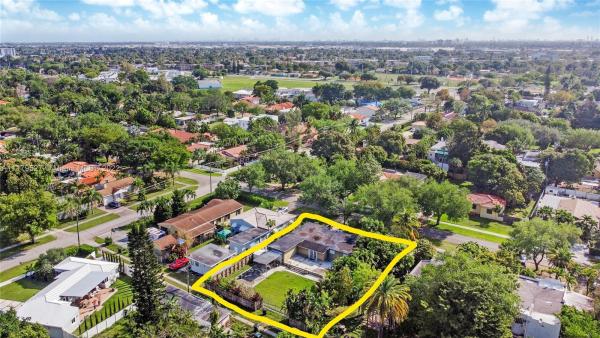 Country Club Estates, 516 La Villa Dr, Miami Springs, Florida 33166, image 2