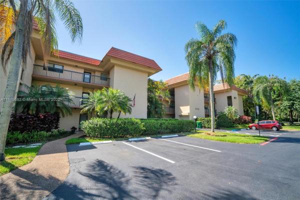 Coronado At Jacaranda, 200 Jacaranda Country Club Dr #2B, Fort Lauderdale, Florida 33324, image 1