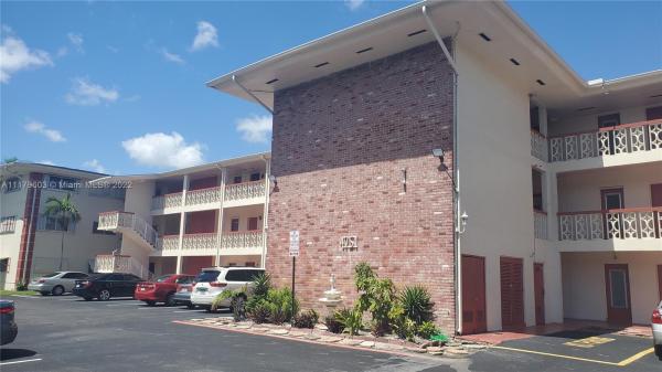 Lake Park Gardens, 4751 NW 10th Ct #206, Plantation, Florida 33313, image 1