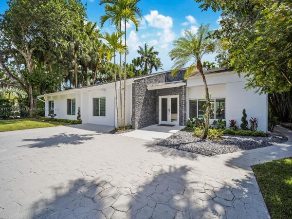 Snapper Creek Groves, 6220 SW 84th St, Glenvar Heights, Florida 33143, image 2