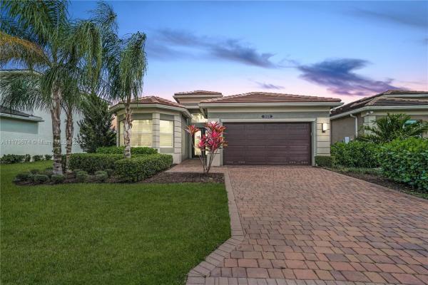 Dakota, 15428 Blue River Rd, Delray Beach, Florida 33446, image 2