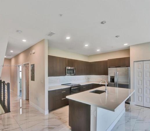 Highland At Park Central, Doral, Florida 33178, image 1