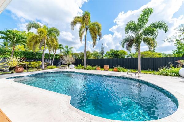 Kendale South, 10241 SW 99th Ave, Kendall, Florida 33176, image 2