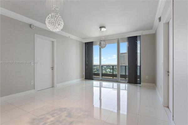 Epic Hotel & Residences, 200 Biscayne Boulevard Way #5009, Miami, Florida 33131, image 1