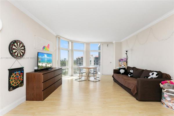 Bonavista, 3375 N Country Club Dr #608, Aventura, Florida 33180, image 2