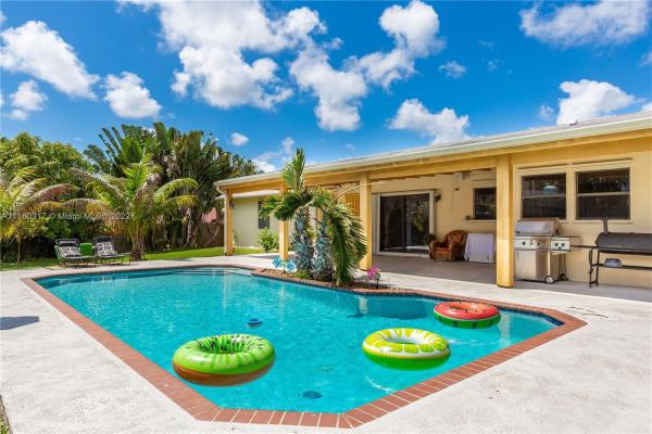 Bel Aire, 18443 SW 87th Pl, Cutler Bay, Florida 33157, image 2