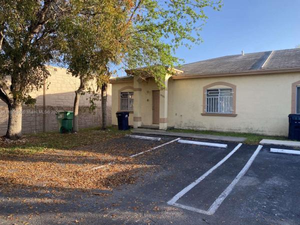 Waterside Townhomes, 13926 SW 281st Ter, Leisure City, Florida 33033, image 2