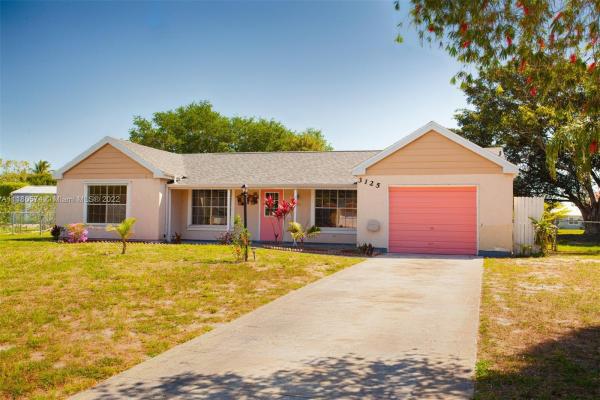 3125 SW Watson Ct, Florida 34953, image 2