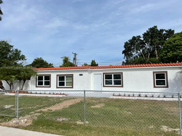 Leisure City Residential, 15271 Grant Ln, Leisure City, Florida 33033, image 2