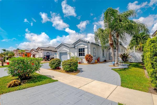 Riviera Trace, 710 NW 136th Ave, Tamiami, Florida 33182, image 1