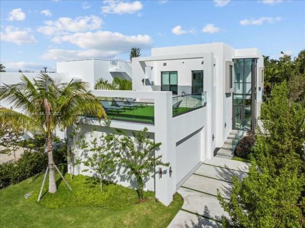 Oceanside Isle Of Normandy, 1311 Bay Dr, Miami Beach, Florida 33141, image 1