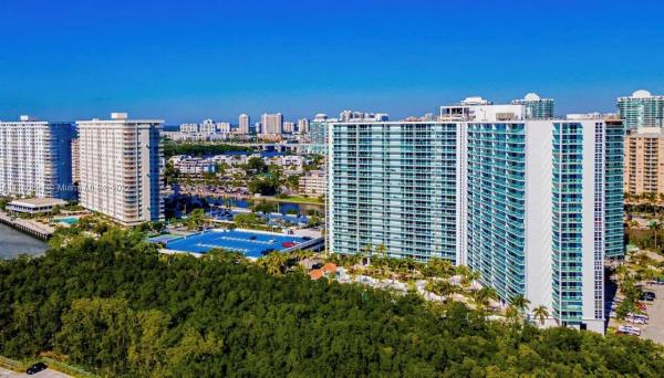 Arlen House East, 100 Bayview Dr #630, Sunny Isles Beach, Florida 33160, image 2