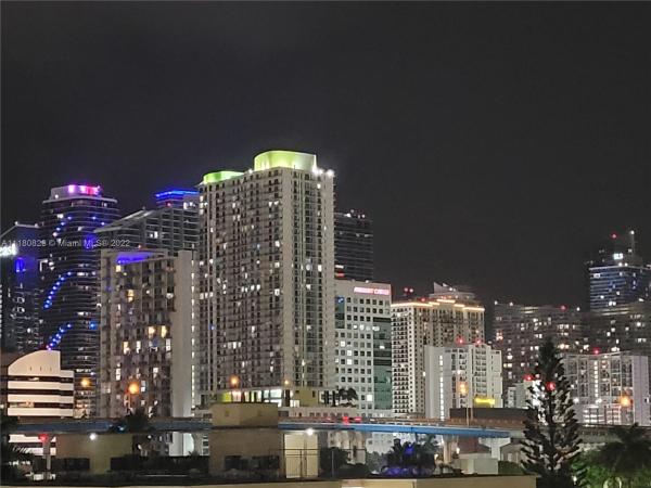 RioPlaza, 501 SW 1st St #607, Miami, Florida 33130, image 1