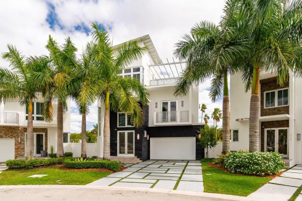 Oasis Park Square At Doral, 8210 NW 33rd Ter, Doral, Florida 33122, image 2