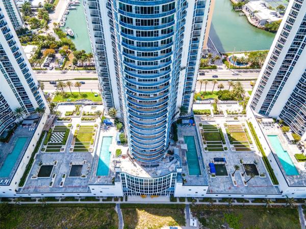 Tdr Tower 2, 15901 Collins Ave #3301, Sunny Isles Beach, Florida 33160, image 2