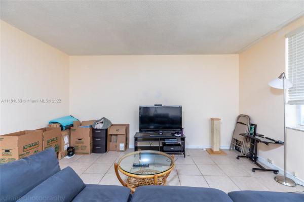 North Bay White House, 1780 79th Street Cswy #111, North Bay Village, Florida 33141, image 1