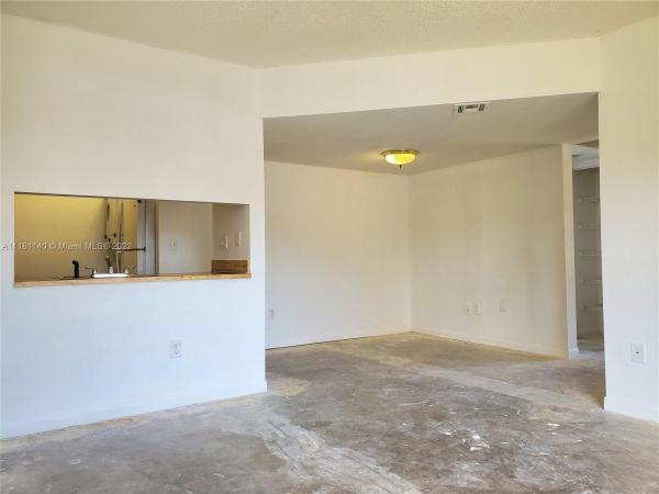 Rozland, 15324 SW 72nd St #12-11, Kendall West, Florida 33193, image 2