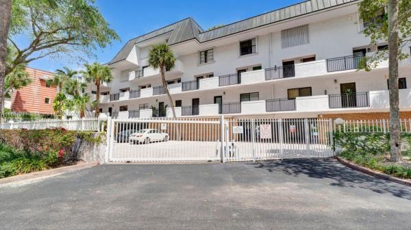 Gables Harbour, 6901 Edgewater Dr #311, Coral Gables, Florida 33133, image 1