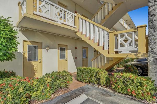 Oleander Gardens, 5161 W Oakland Park Blvd #101, Lauderdale Lakes, Florida 33313, image 1