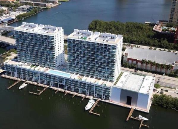 400 Sunny Isles Marina, 400 Sunny Isles Blvd, Sunny Isles Beach, Florida 33160, image 1