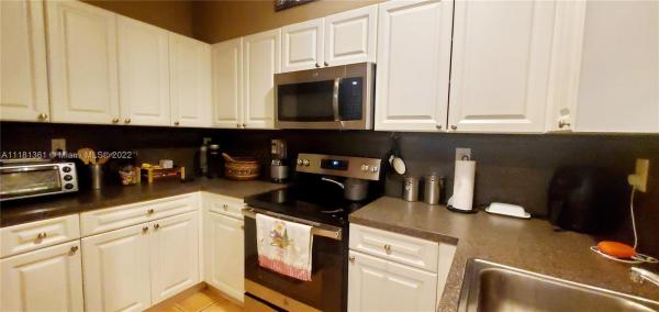Fernandos Place, 208 SE 32nd Ter, Homestead, Florida 33033, image 2